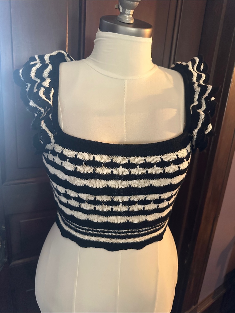 H&M Black and White Striped Ruffle-Sleeve Knit Crop Top